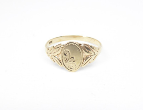 9ct gold signet ring patterned - 9ct,
