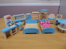 DOLLS HOUSE FURNITURE ITEMS