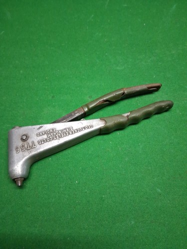 Vintage tucker pop - tucker, riveter