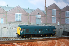 Bachmann 32-326 Class 25/1 Diesel Loco No 25054 in BR Blue Livery.