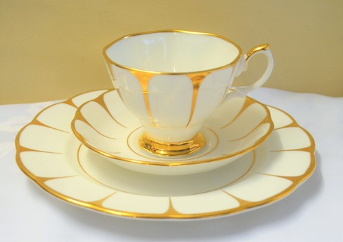 Royal vale whiite - &, gold