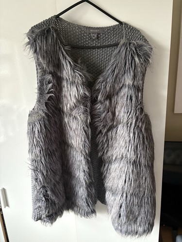 Ladies grey faux fur - , body
