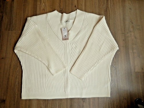 Ladies cricket style - cricket, cream