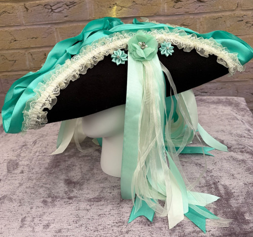 Fancy black mint green tricorn - black,