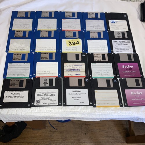 Floppy disks discs diskettes - disks/discs/diskettes,