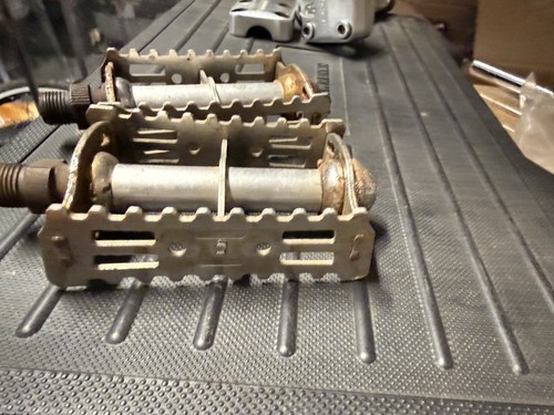 Rat trap vintage - rat, pedals