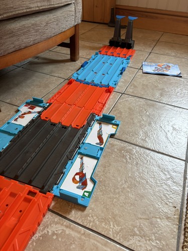Hot wheels track builder - hot,