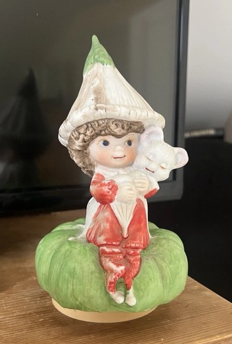 Vintage musical victoria plum - musical,