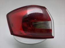 VOLKSWAGEN PASSAT Tail Light