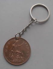 AVELEY FC KEYRING 1927 PENNY