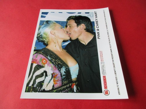 Pink alecia beth moore - pink,