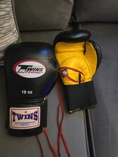 Twins 18oz Bag Laced Gloves Black