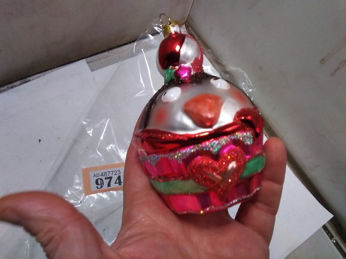 Xmas tree bauble cupcake - xmas,
