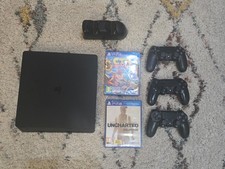 PS4 Slim 500GB + 3 Controllers