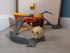 Mattel Gullane Thomas Take And Play/Take Along Pirate Cove Set + 3 Trains