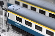 Airfix GMR 54201-8 Mk2D BR InterCity Coach 1st Class Blue Grey E3170 vgc OO A/C