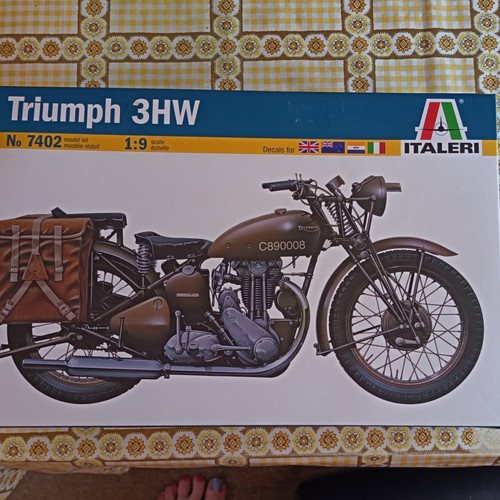 Italeri triumph 3hw - 3hw, 1:9