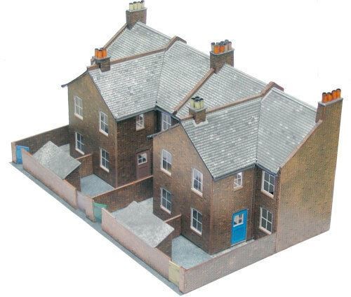 Four red brick - four,