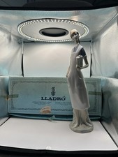 Lladro Nurse Figurine 4603