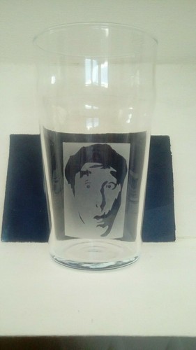 Frankie howerd howard etched - frankie,