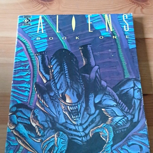 Aliens book one dark horse - one,