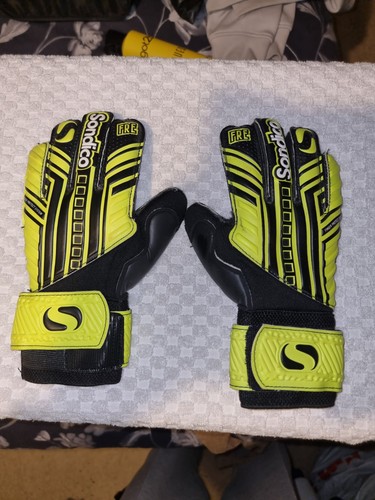 Sondico goalkeeper gloves size - goalkeeper,