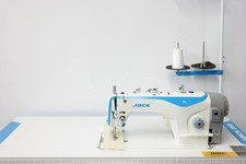 Jack F4 lockstitch sewing