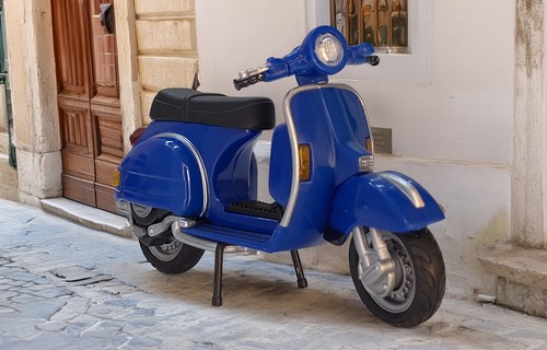 Vespa p150x 1981 blue 1 - vespa, 1:18