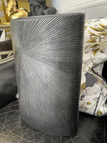 Flat vase - flat,