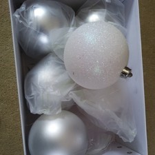 6 Large Silver & Glitter White Christmas Tree Hanging Baubles