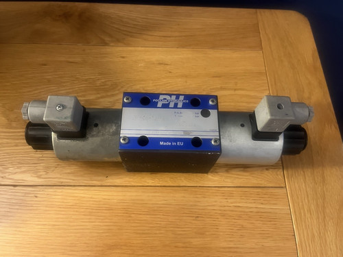 Poclain cetop valve 3 p - poclain, 4/3