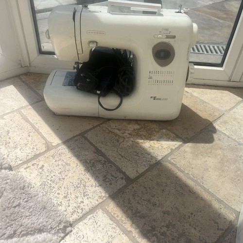 Janome excel 4023 - me, sewing