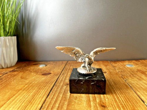 Art deco style - eagle, car