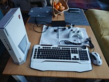 MSI Trident 3 Mini Gaming PC,I7 INTEL,32 GB RAM DDR4 ,GEFORCE GTX 1070 TI