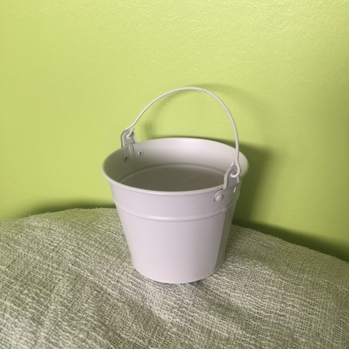 Cream bucket with - cream, handle