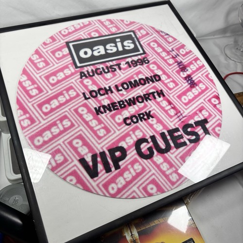 Oasis knebworth park - park, loch