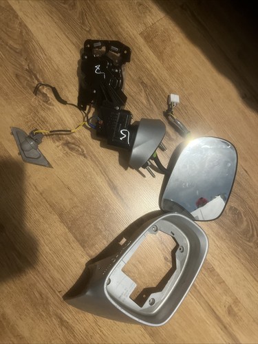 Lexus 220 left wing - 220, 06-08