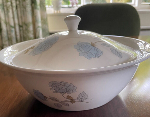 Wedgwood ice rose vegetable - ice,