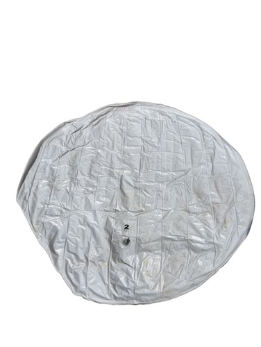 Inflatable lid lay - lay, spa