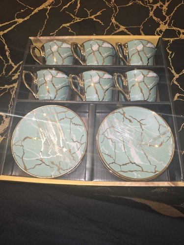 Tea set with saucers - set,