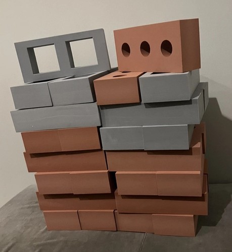 Red brick 10 - &,