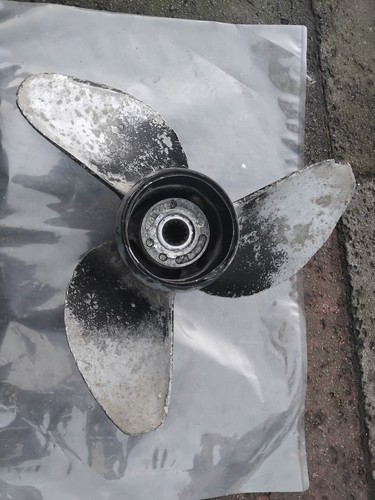 Evinrude 70hp outboard prop - outboard,