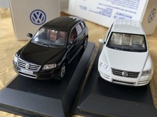 2 X MINICHAMPS DEALER EDITION VW TOURAG CAR MODELS 1/43 BLACK /WHITE V10 TDI