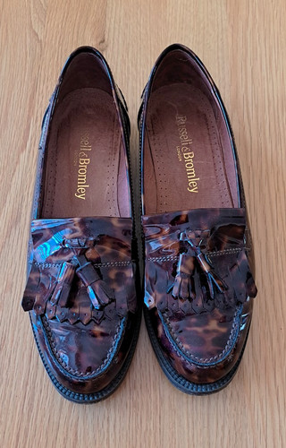 Russell bromley brown - russell, &