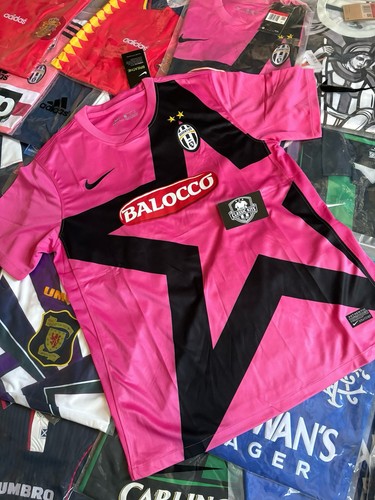 Juventus 2011 2012 away - juventus,