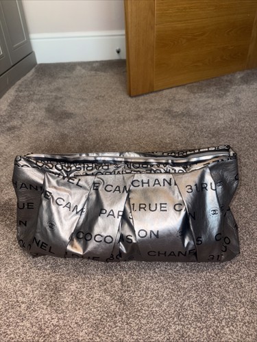 Womens chanel leather clutch - chanel,