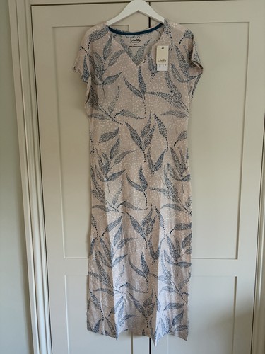 Bnwt pretty secrets - secrets, 2