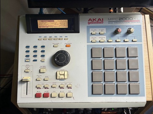 Akai mpc2000xl drum - akai,
