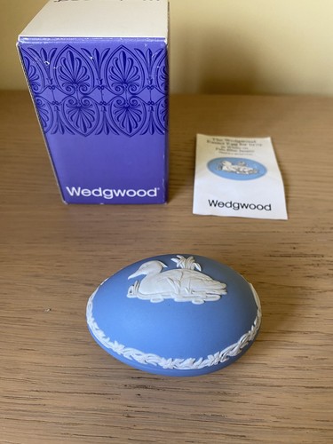 Wedgwood jasperware blue - wedgwood,