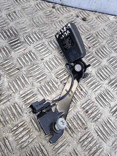 Mercedes e220 seat belt clip - mercedes,